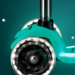 Maxi Micro Deluxe Glow LED Plus Jelly Green: Leuchtende Rollen im Detail