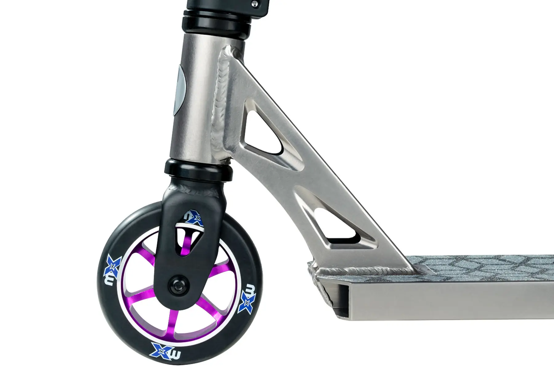 Micro Stunt Scooter Maverick Black/Purple: Vorderrad, Gabel und Trittbrett im Detail