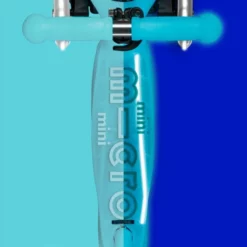 Mini Micro Deluxe Glow LED Plus Glacier Aqua: Trittbrett bei Tag und Nacht