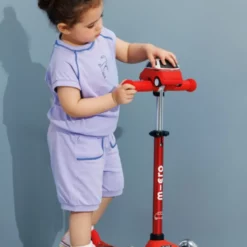 Mini Micro Minilino LED Red: Kind mit Roller